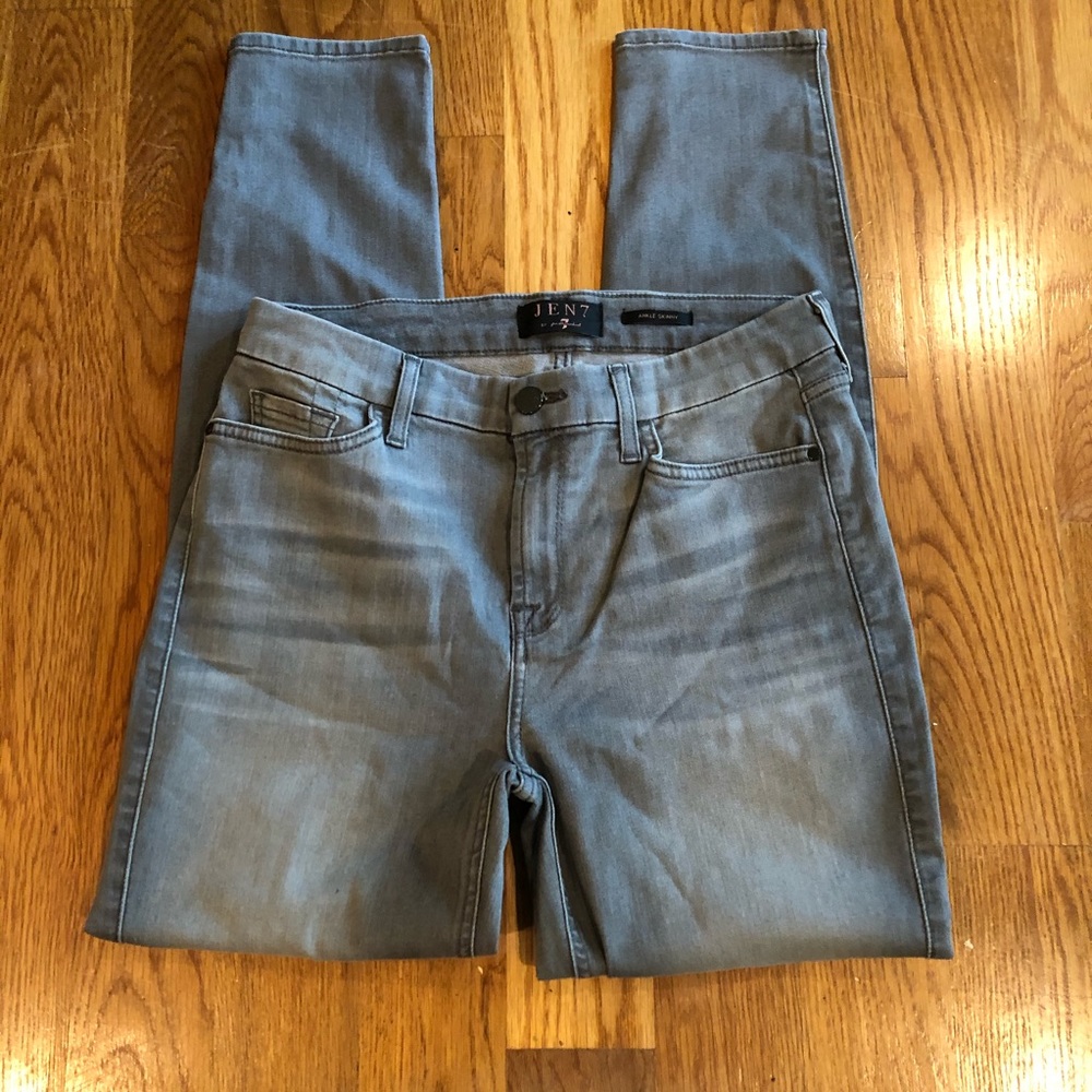Like new Jen7 skinny jeans